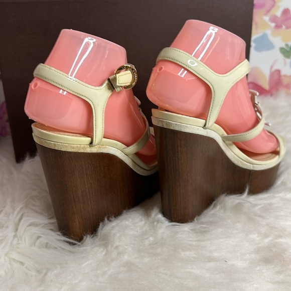 💯Authentic Louis Vuitton Wedges Sandals🍀 - Picture 7 of 16